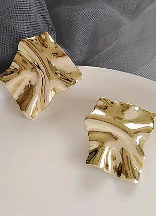 Серьги женские золотистые
