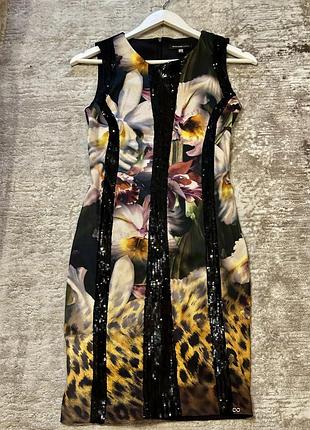 Коктейльна сукня з квітковим та леопардовим принтом та чорними паєтками