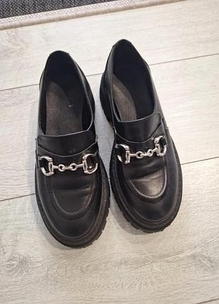 Туфлі шкіряні