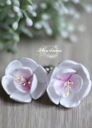 Белые серьги с росписью "сакура"