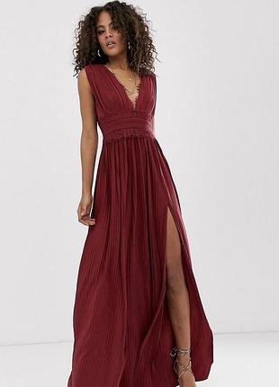 Бордовa плісированa вечірня сукня максі asos з глибоким вирізом і розрізом