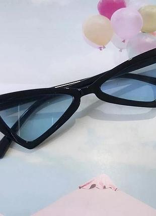 Детские треугольные стильные очки солнцезащитные черный с голубым