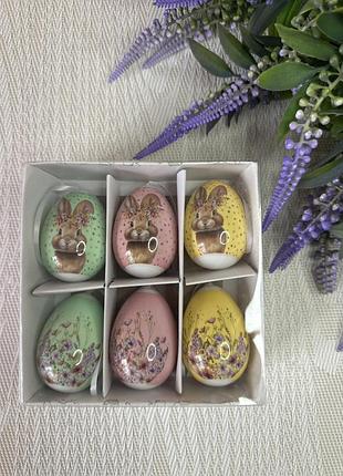 Набір великодніх яєць пластикові на мотузці 6 см ,6 шт