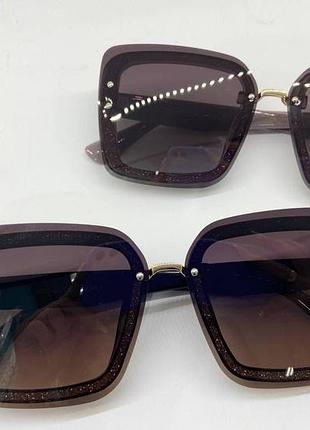 Сонцезахисні окуляри жіночі прямокутні з поляризацією класика елегантні в пластиковій оправі