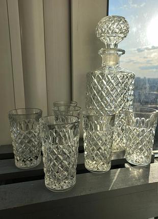 Винтажный хрустальный штоф и 6 рюмок. производство чехослователи 1970-х годов.