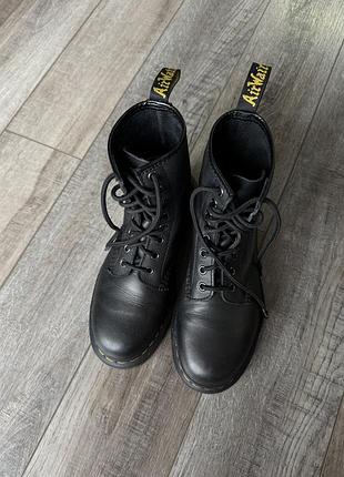 Шкіряні черевики dr martens 38, 24 см