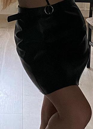 Юбка з еко шкіри