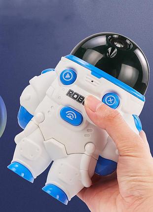 Мильні бульбашки робот астронавт