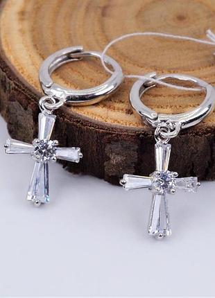 Серьги-подвески серебряные "крестики" с цирконием 925 пробы.