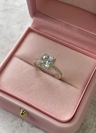 Серебряное кольцо с большим камнем