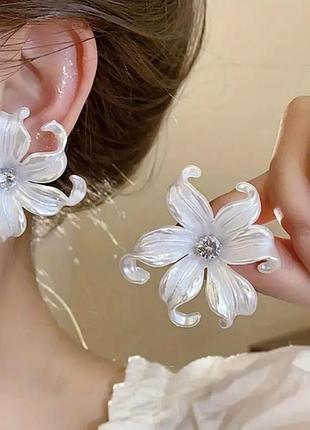 Сережки вечірні жіночі квіти