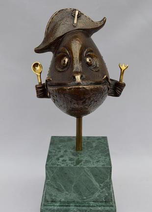 Бронзова скульптура микитенко володимира "наполеон". риба.  (1659)