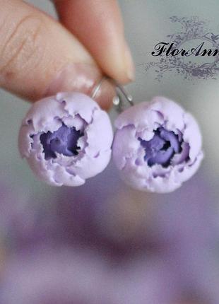 Сиреневые серьги с цветами ручной работы из полимерной глины "лавандовые пиончики"