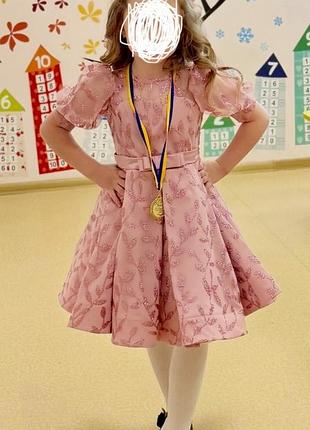 Святкове плаття на дівчинку