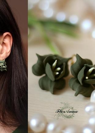 Зеленые серьги ручной работы цветы "фисташковые фрезии"
