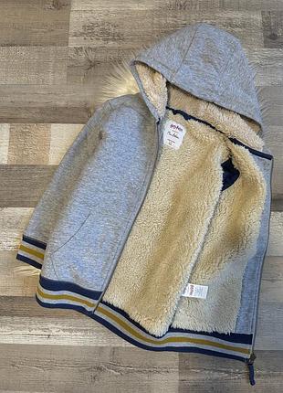 Тепла кофтинка 5/6 років