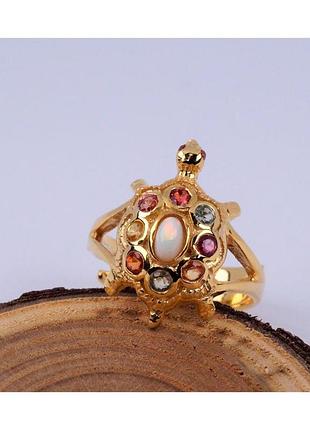 Кольцо серебряное "черепашка" с золочением и натуральными камнями.