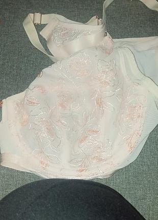 Бюстгальтер triumph