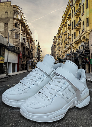 Классные белые кроссовки на утолщенной подошве. kamengsi. размер 38