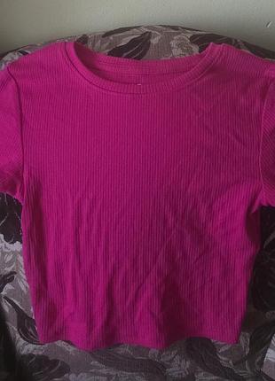 Короткая футболка в рубчик ярко-розовая фуксия