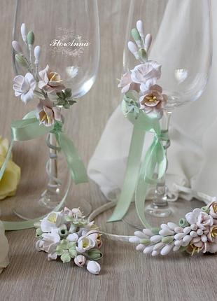 Свадебный комплект ручной работы "олива"(бутоньерка+ободок+украшения на бокалы)