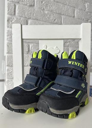 Теплі дитячі зимові черевики темно-синього кольору з яскравими салатовими елементами