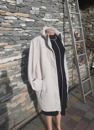 Великолепное брендовое полупальто жакет на молнии. швейцария.