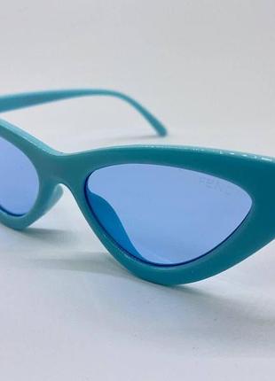 Женские солнцезащитные очки кошечки треугольники в пластиковой розовой оправе голубой