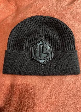 Продам теплу шапку reserved