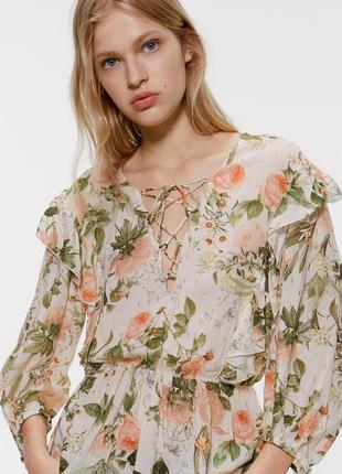 Блузка з квітковим принтом