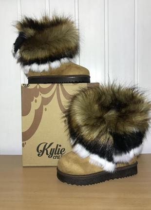 Стильні уггі для дівчаток.