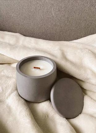 Cоевая свеча с эфирными аромамаслами в гипсовом кашпо mono s с крышкой citrus & wood