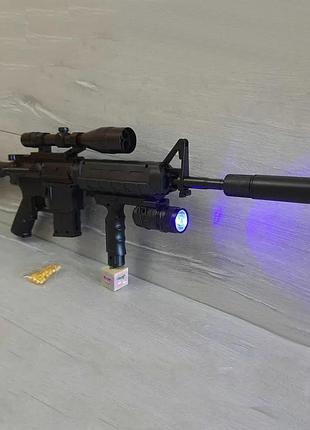 Игрушечная снайперская винтовка на пульках с лазерным прицелом и фонариком