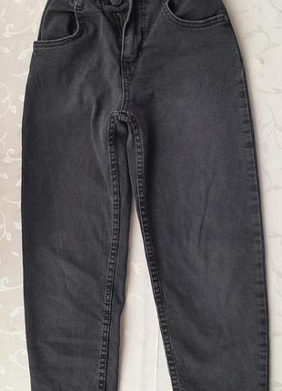 Черные джинсы