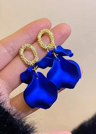 Сережки бижутерия синие лепестки