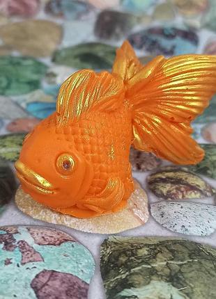 Шоколадная фигурка золотая рыбка прекрасный подарок со смыслом. фигурка на торт шоколад ручной работы