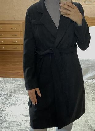 Стильне чорне жіноче пальто нове