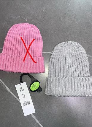 Шапка вʼязана 2-3 роки