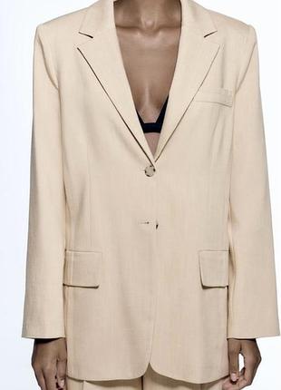 Красивий костюм zara