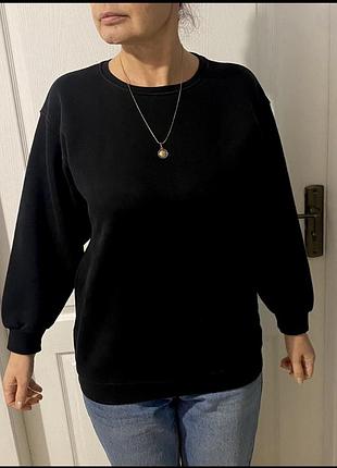 Теплий жіночий світшот . прямого крою. спущена лінія плеча. цікавий напис позаду. розмір 38/m/46  40/l/48