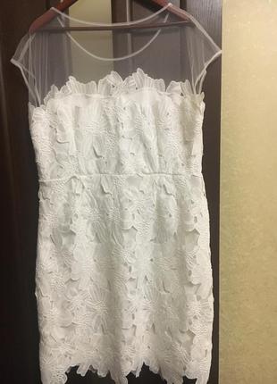 Нарядное белое кружевное платье на подкладке1 фото