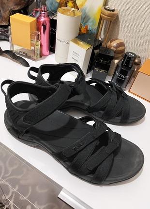 Фирменные мужские сандалии teva