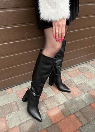 Чоботи на підборах, чорні, жіночі