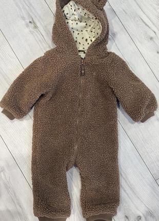 Теплий чоловічок на осінь весну 9-12 місяців 80 см для дівчинки для хлопчика новий з капюшоном з відкритими ніжками і ручками тедді