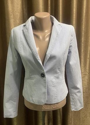 Літній, легкий піджак h&m  колір - біло-блакитна тонка смужка  розмір 34 /xs