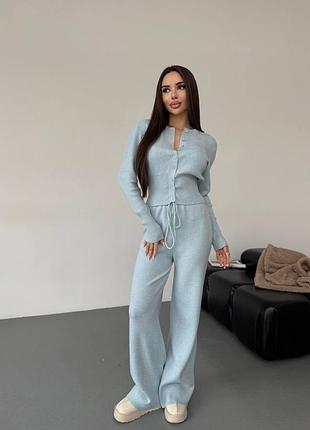 Трикотажный повседневный костюм с кардиганом на пуговицах с широкими брюками