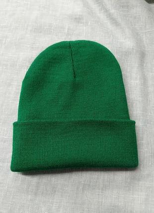 Шапка жіноча тепла в'язана