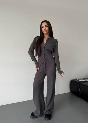 Трикотажный повседневный костюм с кардиганом на пуговицах с широкими брюками