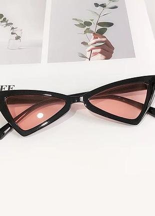 Детские треугольные стильные очки солнцезащитные черный с розовым