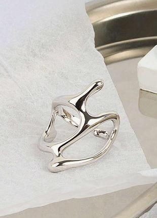 Кольцо женское минимализм "текущий метал"